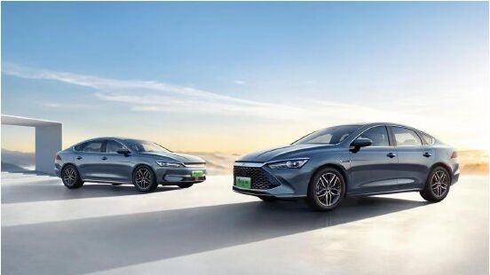 比亚迪秦PLUS荣耀版实现“电比油低” 7.98万元起上市