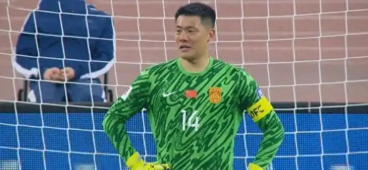 日本队0-0沙特引争议，国足出线形势严峻